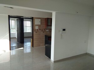 Room in 2 BHK Apartment at Navalakha Ritz, Kharadi – for Rent