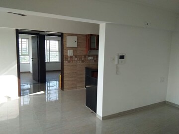 Room in 2 BHK Apartment at Navalakha Ritz, Kharadi – for Rent