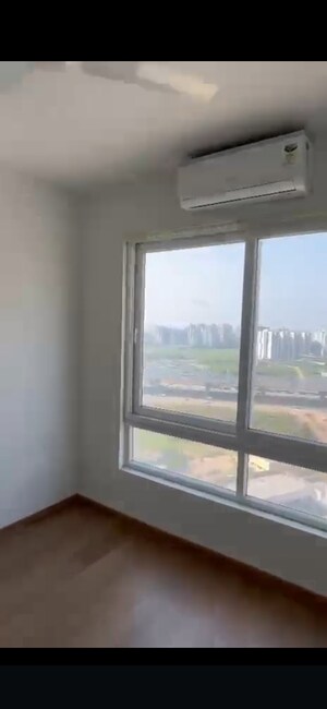 Room in 3 BHK Apartment at Hero Homes Gurgaon, Sector 104 – for Rent