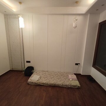 Bedroom in 3 BHK Builder Floor at Hong Kong Bazaar, Sector 57 – for Rent
