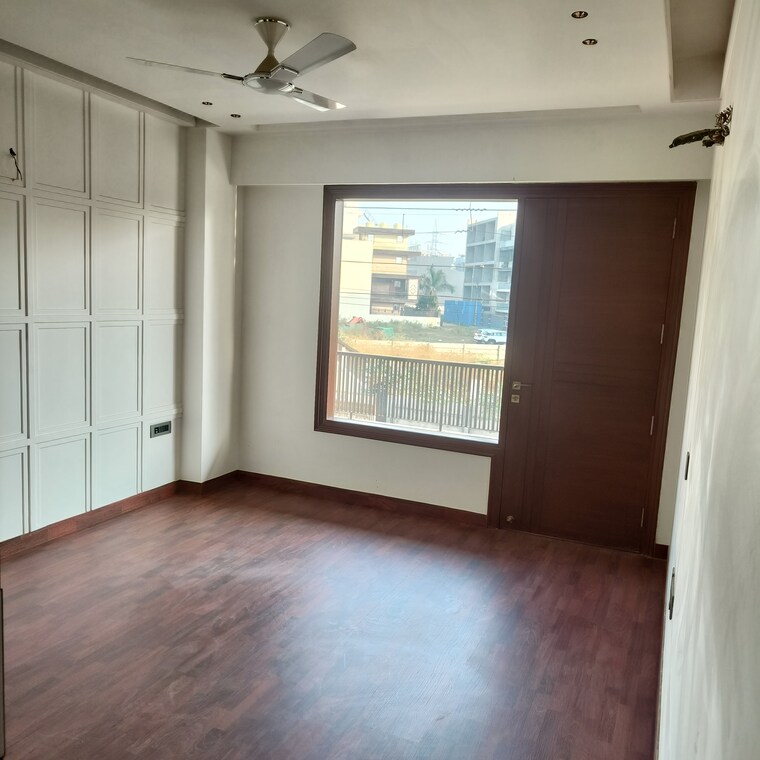 Room, hong-kong-bazaar 3 Bedroom 295 Sq.Yd. Builder Floor In Sector 57 Gurgaon 9390955