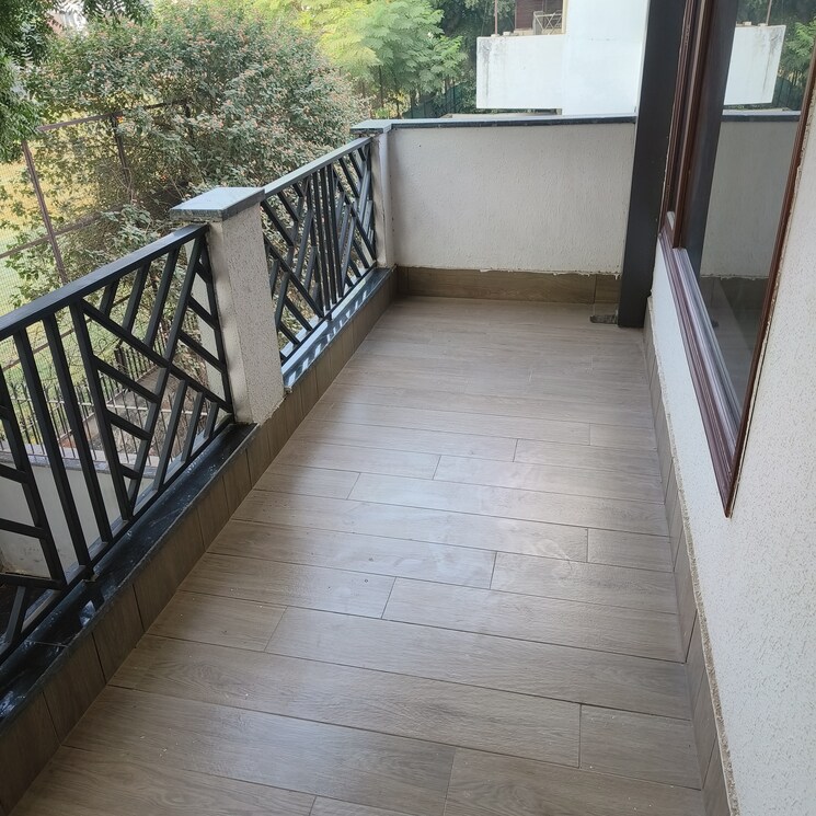 Balcony, hong-kong-bazaar 3 Bedroom 295 Sq.Yd. Builder Floor In Sector 57 Gurgaon 9390955