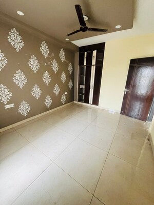 Kitchen in 3 BHK Builder Floor at Sector 46 – for Rent