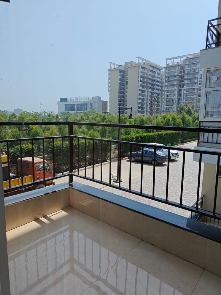Balcony, maya-green-lotus-utsav 3 Bedroom 2525 Sq.Ft. Apartment In International Airport Road Zirakpur 9390988