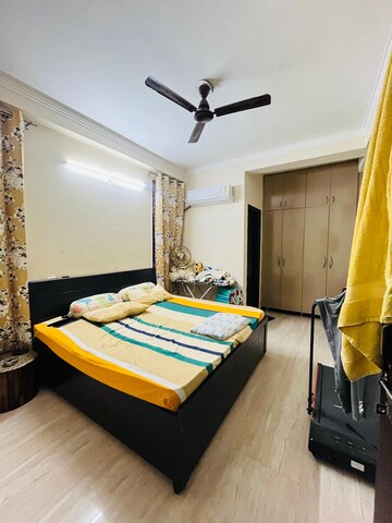 Bedroom in 2 BHK Builder Floor at Sector 40 – for Rent