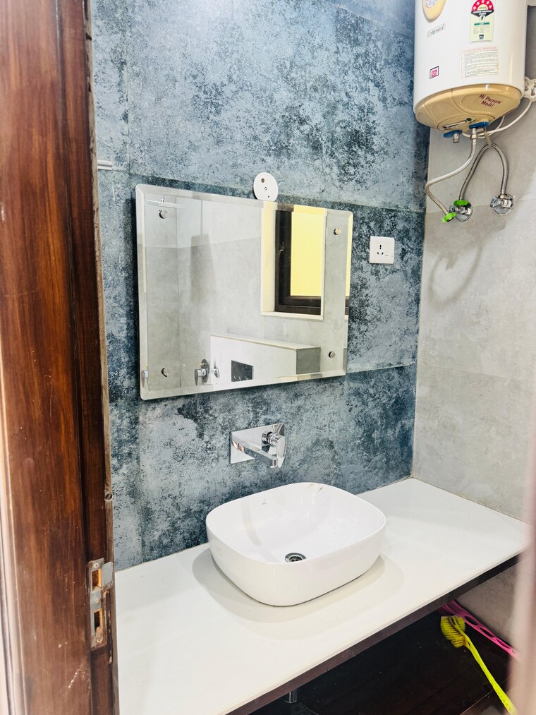 Attached Bathroom, sector 46 3 Bedroom 1850 Sq.Ft. Builder Floor In Sector 46 Gurgaon 9391106