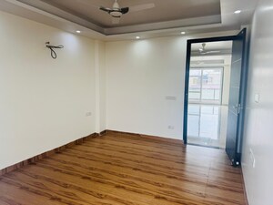 Room in 3 BHK Builder Floor at Sector 46 – for Rent