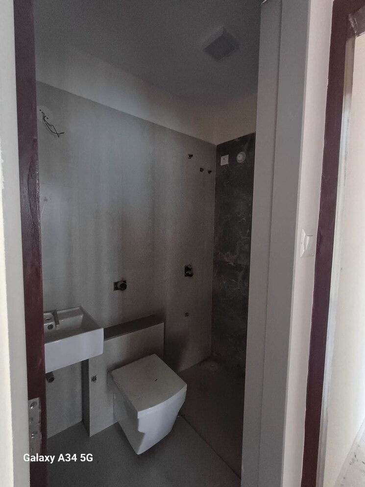 Bathroom, dotom-isle 1 Bedroom 424 Sq.Ft. Apartment In Malad West Mumbai 9391107