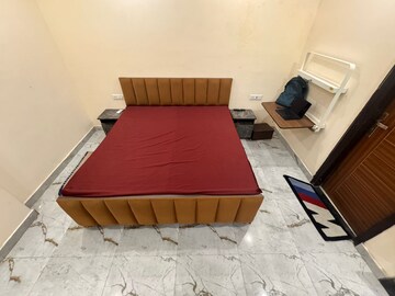 Master Bedroom in 1 BHK Builder Floor at Sector 52 – for Rent