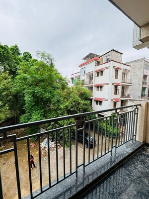 Balcony in 1 BHK Builder Floor at Sector 40 – for Rent