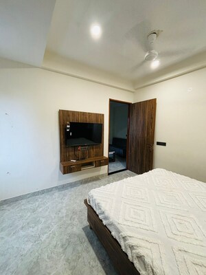 Bedroom in 1 BHK Builder Floor at Sector 40 – for Rent