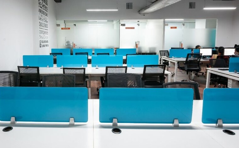 Team Area, 215-atrium Commercial Office Space 1567 Sq.Ft. In Andheri East Mumbai 9391181