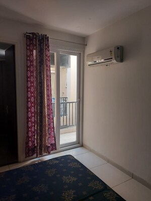 Room in 3 BHK Apartment at Patiala Road – for Rent