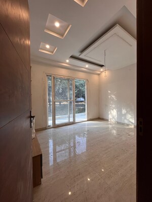 Room in 2 BHK Builder Floor at Chironwali – for Rent