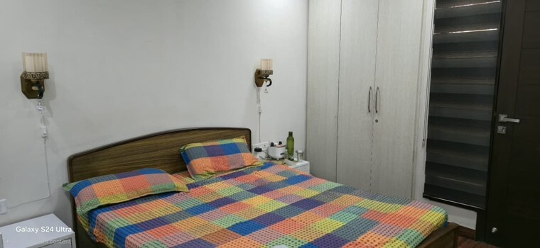 Bedroom, safdarjung enclave 3 Bedroom 1350 Sq.Ft. Builder Floor In Safdarjung Enclave Delhi 9391268