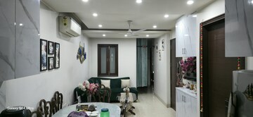 Dining area in 3 BHK Builder Floor at Safdarjung Enclave – for Sale