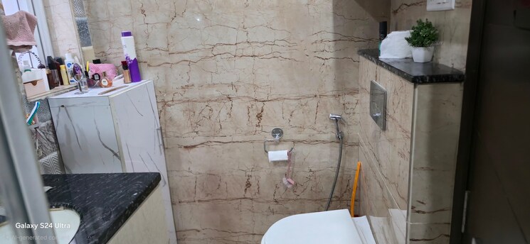Bathroom, safdarjung enclave 3 Bedroom 1350 Sq.Ft. Builder Floor In Safdarjung Enclave Delhi 9391268