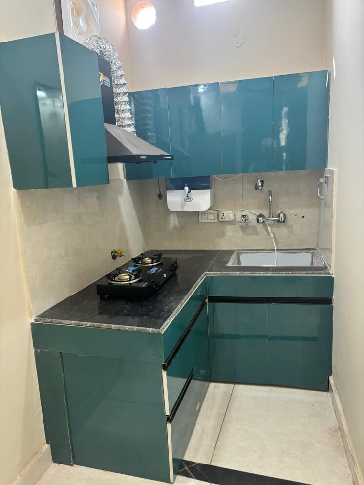 Room, vip road 1 Bedroom 1100 Sq.Ft. Apartment In Vip Road Zirakpur 9391262