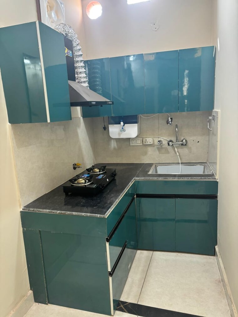 Room, vip road 1 Bedroom 1100 Sq.Ft. Apartment In Vip Road Zirakpur 9391262