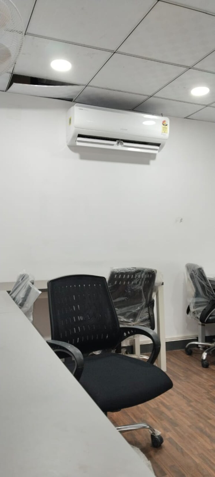 undefined, sector 63 Commercial Office Space 800 Sq.Mt. In Sector 63 Noida 9391293