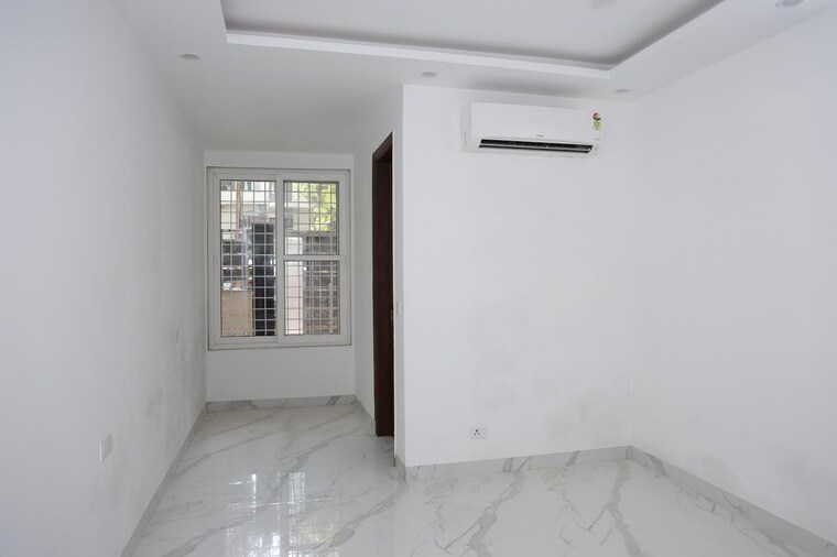 Room, vasant kunj 4 Bedroom 2200 Sq.Ft. Apartment In Vasant Kunj Delhi 9391307