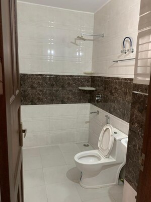 Bathroom in 2 BHK Builder Floor at Sector 46 – for Rent