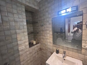 Bathroom in 3 BHK Apartment at Sector 7 Dwarka – for Rent