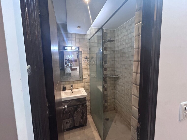 Bathroom, sector 7 dwarka 3 Bedroom 1400 Sq.Ft. Apartment In Sector 7 Dwarka Delhi 9391356