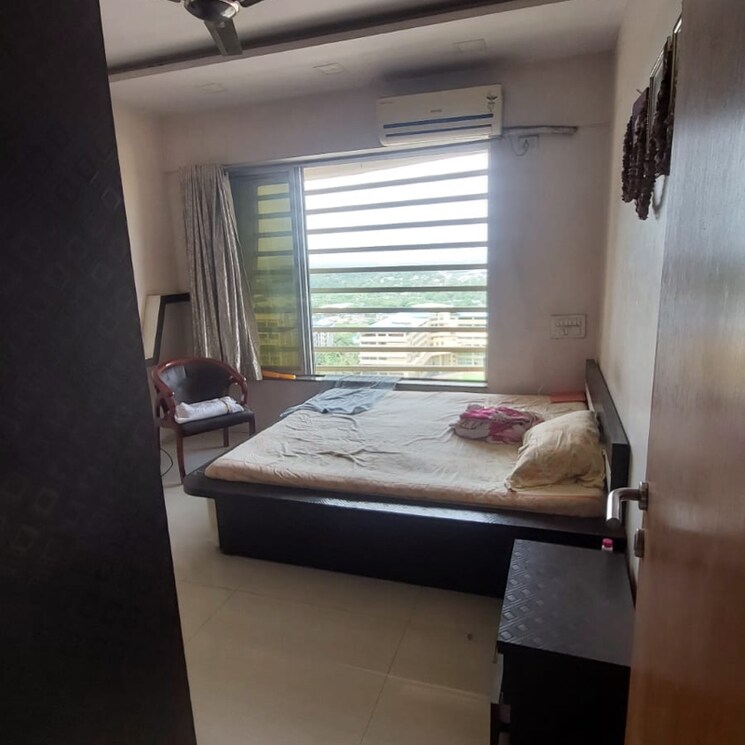 Master Bedroom, waterfront-tropical-panache 3 Bedroom 1750 Sq.Ft. Apartment In Kasarvadavali Thane 9391402
