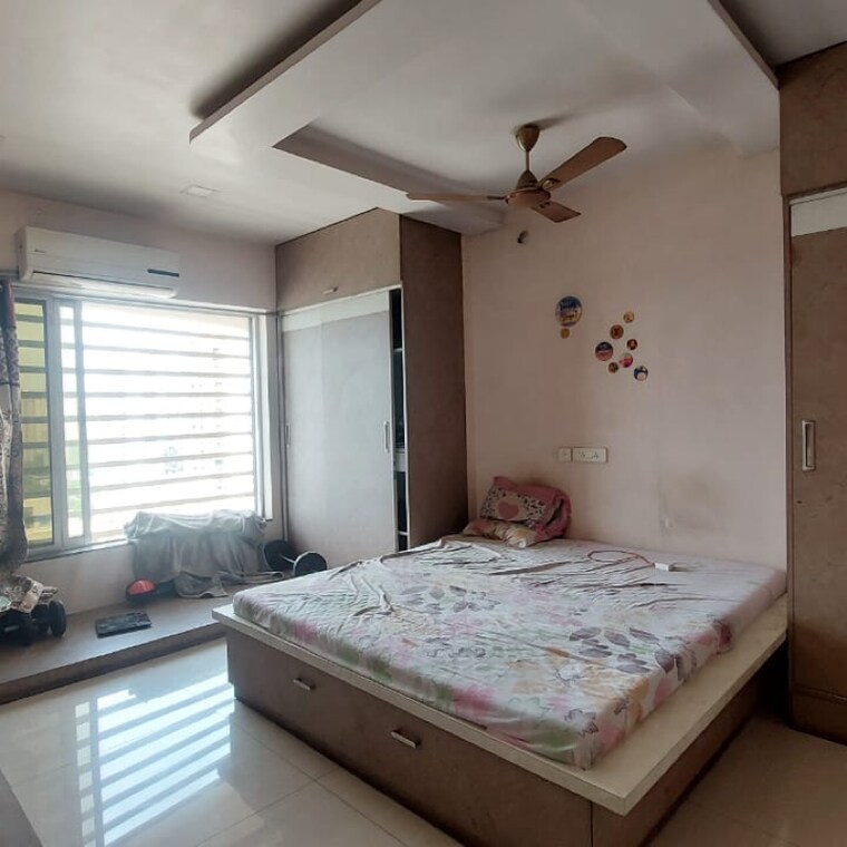 Bedroom, waterfront-tropical-panache 3 Bedroom 1750 Sq.Ft. Apartment In Kasarvadavali Thane 9391402