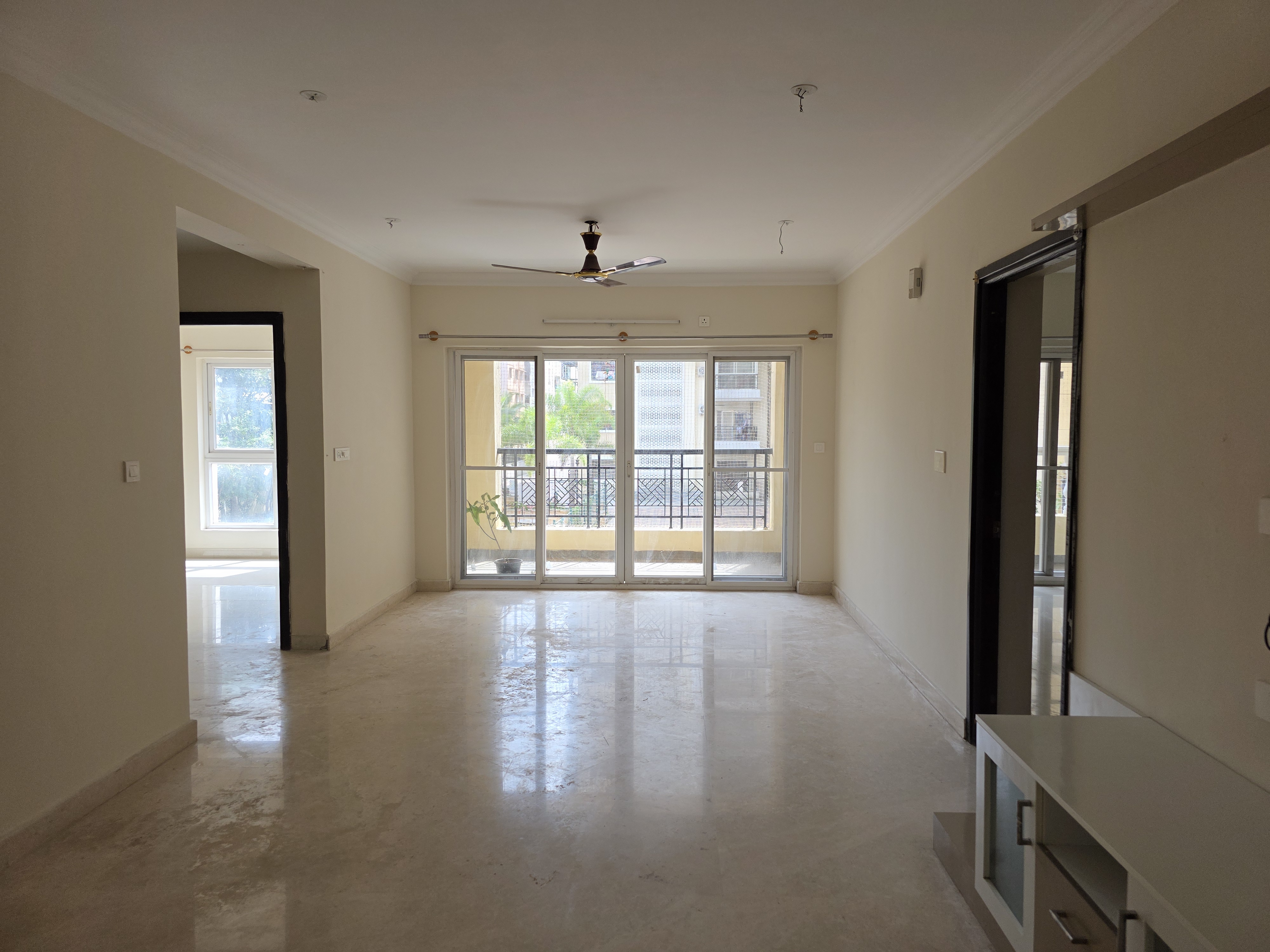 2 BHK Apartment For Rent in Jain Heights East Parade