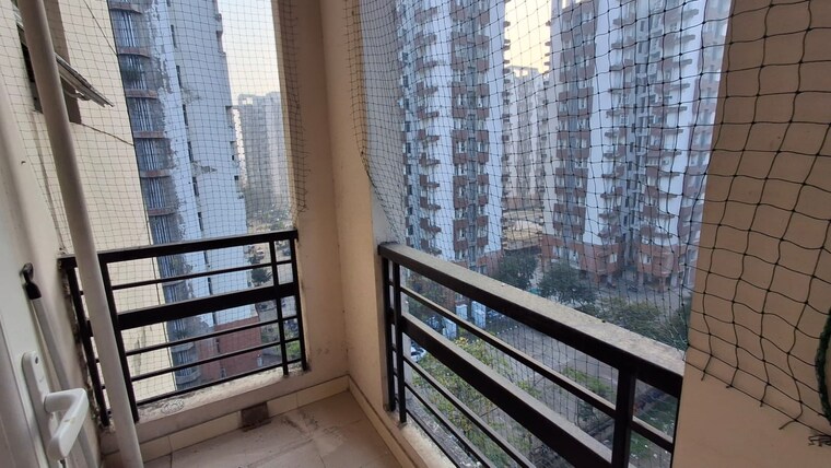 Balcony, vip road 3 Bedroom 1800 Sq.Ft. Apartment In Vip Road Zirakpur 9391405