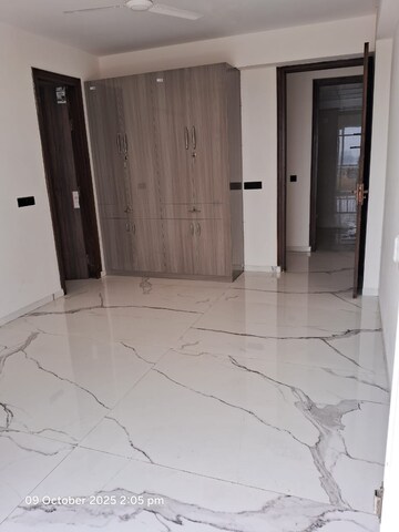 Room in 4 BHK Builder Floor at Ashoka Enclave – for Rent