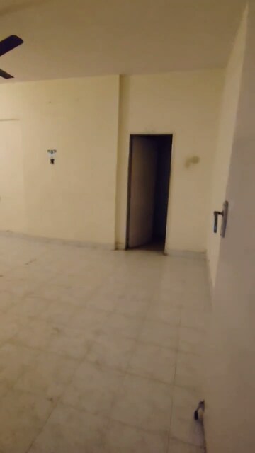 Room in 2 BHK Apartment at Lokhandwala Whispering Palms, Kandivali East – for Rent