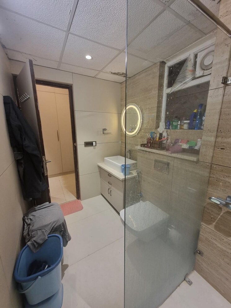 Bathroom, vip road 2 Bedroom 1500 Sq.Ft. Apartment In Vip Road Zirakpur 9391440