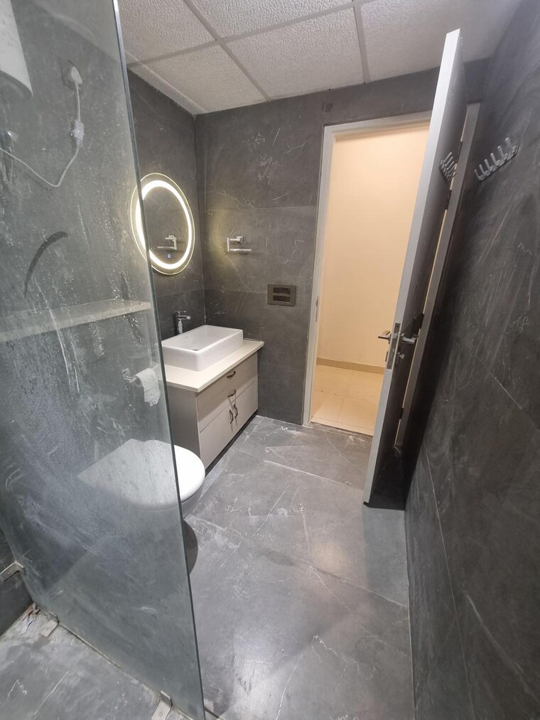 Bathroom, vip road 2 Bedroom 1500 Sq.Ft. Apartment In Vip Road Zirakpur 9391440