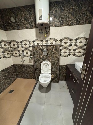 Master Bedroom in 2 BHK Builder Floor at Sector 38 – for Rent