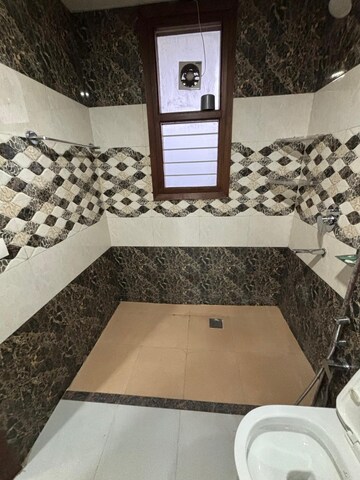 Master Bedroom in 2 BHK Builder Floor at Sector 38 – for Rent