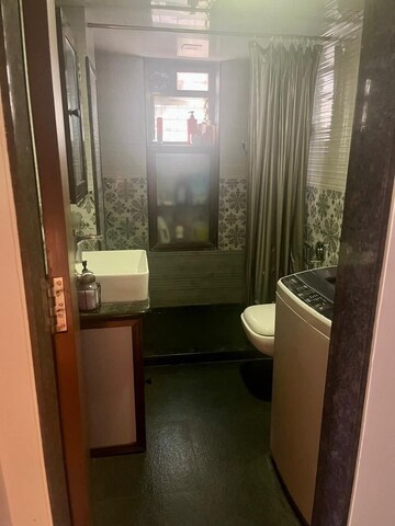 Bathroom in  Pg at Churchgate Mansion, Churchgate – for Rent