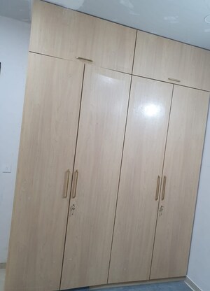 Furnished Amenities in 4 BHK Apartment at Rustomjee Seasons, Bandra East – for Rent