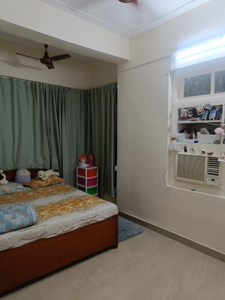 Bedroom, bandra west Pg For Girls In Bandra West 9391546