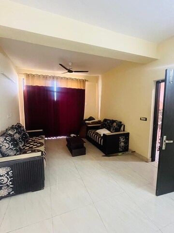 Living Room in 2 BHK Builder Floor at Sector 52 – for Rent