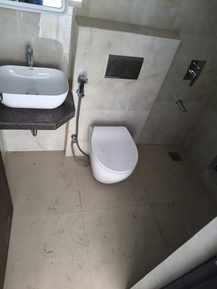Bathroom, raymond-ten-x-habitat 2 Bedroom 850 Sq.Ft. Apartment In Pokhran Road No Two Thane 9391575