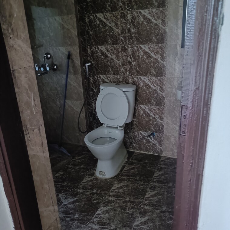 Bathroom, prateek-grand-city 2 Bedroom 970 Sq.Ft. Apartment In Siddharth Vihar Ghaziabad 9391821