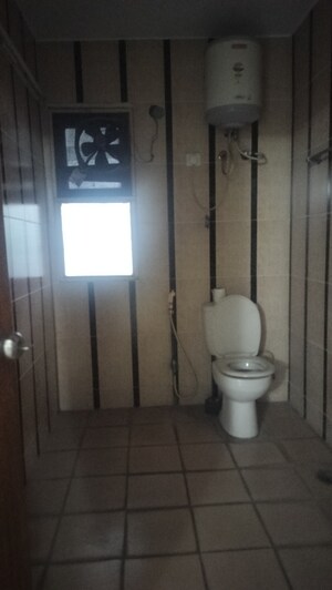 Bathroom in 4 BHK Apartment at Jubilee Hills – for Rent