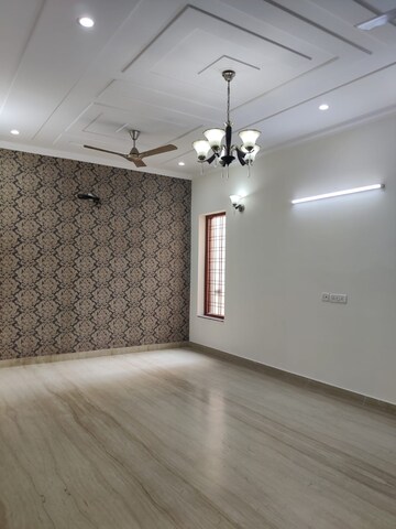 Room in 2 BHK Builder Floor at Sector 46 – for Rent