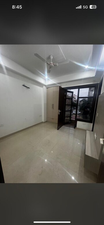 Room in 2 BHK Builder Floor at Sector 46 – for Rent