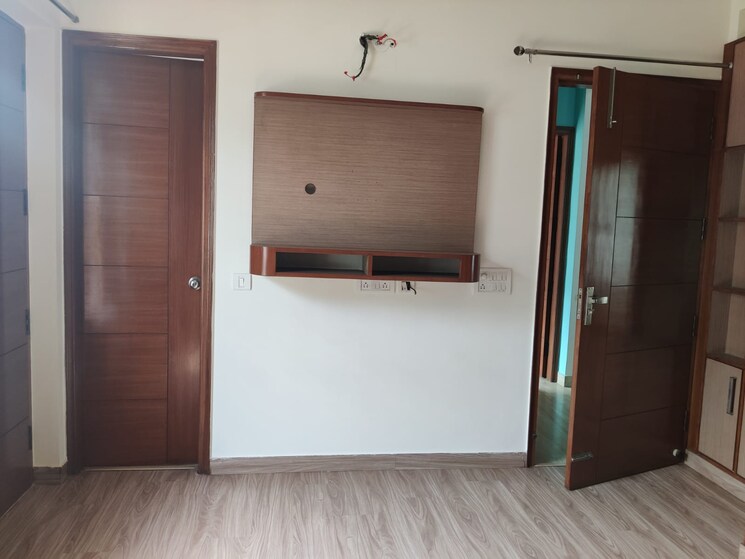 Room, sector 46 2 Bedroom 1419 Sq.Ft. Builder Floor In Sector 46 Gurgaon 9391637