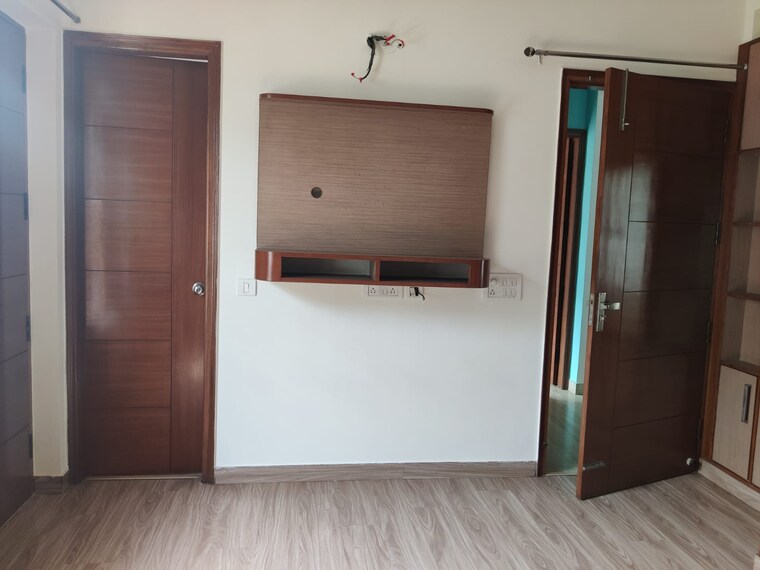 Room, sector 46 2 Bedroom 1419 Sq.Ft. Builder Floor In Sector 46 Gurgaon 9391637