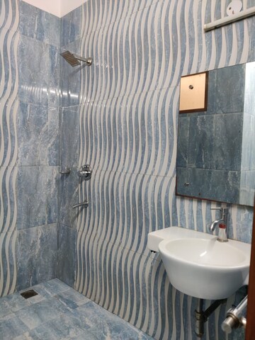 Bathroom in 2 BHK Builder Floor at Sector 46 – for Rent